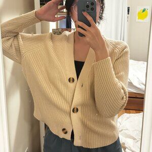 Cream v-neck buttoned cardigan